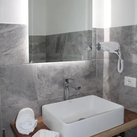 Bed & Breakfast Poggiobonizio 3*